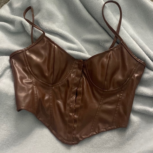 Tops - Brown crop top